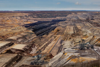 <b>Mining</b>
<br>/ Lena Schabus